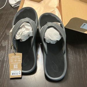 Olukai Ulele Flip Flops size 13